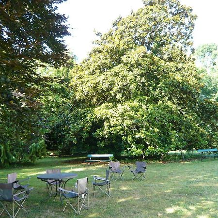 Bed and Breakfast Les Longchamps à Neuillé Extérieur photo