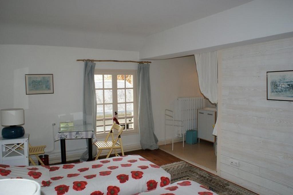 Bed and Breakfast Les Longchamps à Neuillé Chambre photo