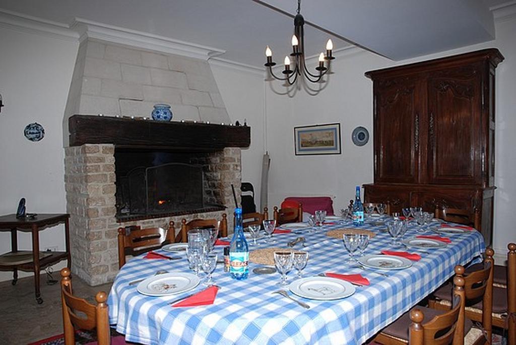 Bed and Breakfast Les Longchamps à Neuillé Extérieur photo