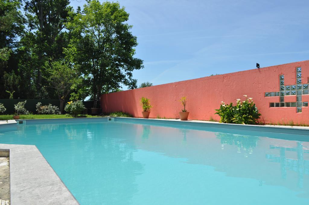 Bed and Breakfast Les Longchamps à Neuillé Extérieur photo